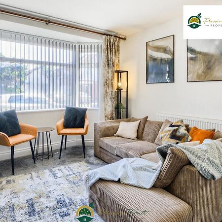 3 Bedroom Coventry House By Passionfruitproperties With Free Wi-Fi, Large Garden And Driveway - 52Nrc Zewnętrze zdjęcie