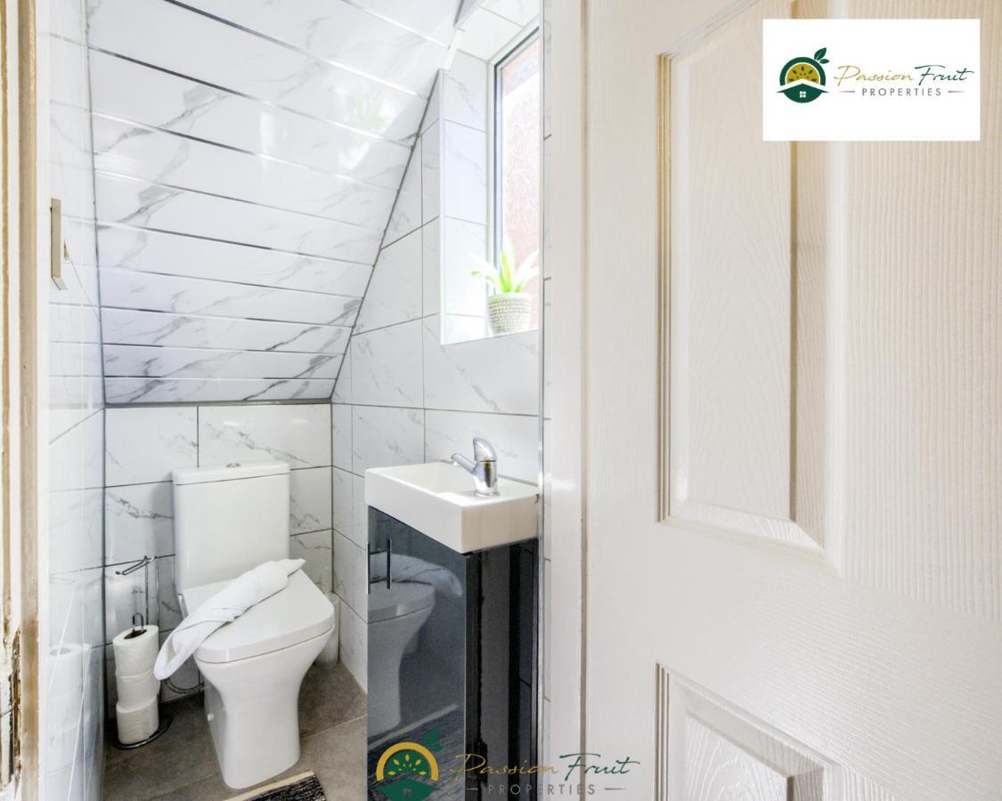 3 Bedroom Coventry House By Passionfruitproperties With Free Wi-Fi, Large Garden And Driveway - 52Nrc Zewnętrze zdjęcie