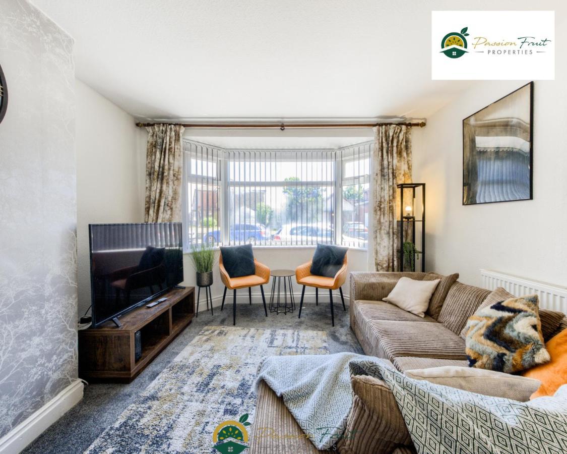 3 Bedroom Coventry House By Passionfruitproperties With Free Wi-Fi, Large Garden And Driveway - 52Nrc Zewnętrze zdjęcie
