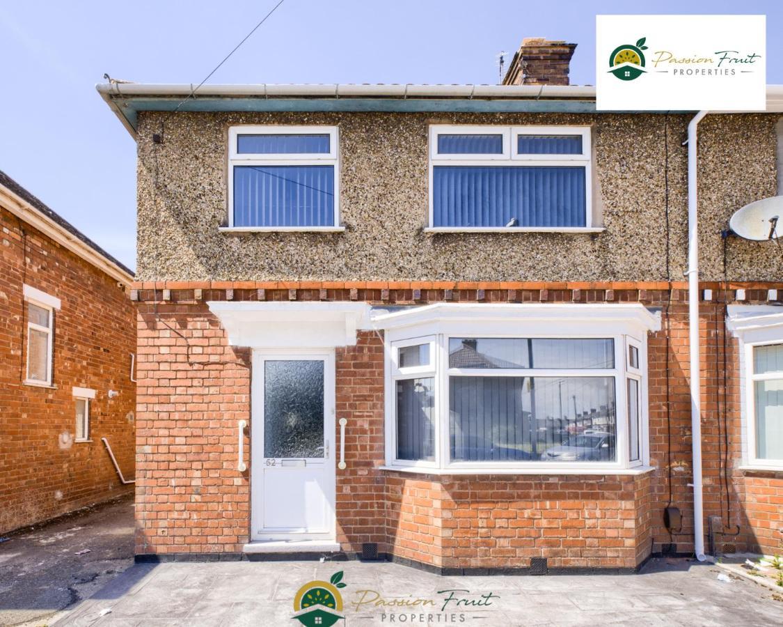 3 Bedroom Coventry House By Passionfruitproperties With Free Wi-Fi, Large Garden And Driveway - 52Nrc Zewnętrze zdjęcie