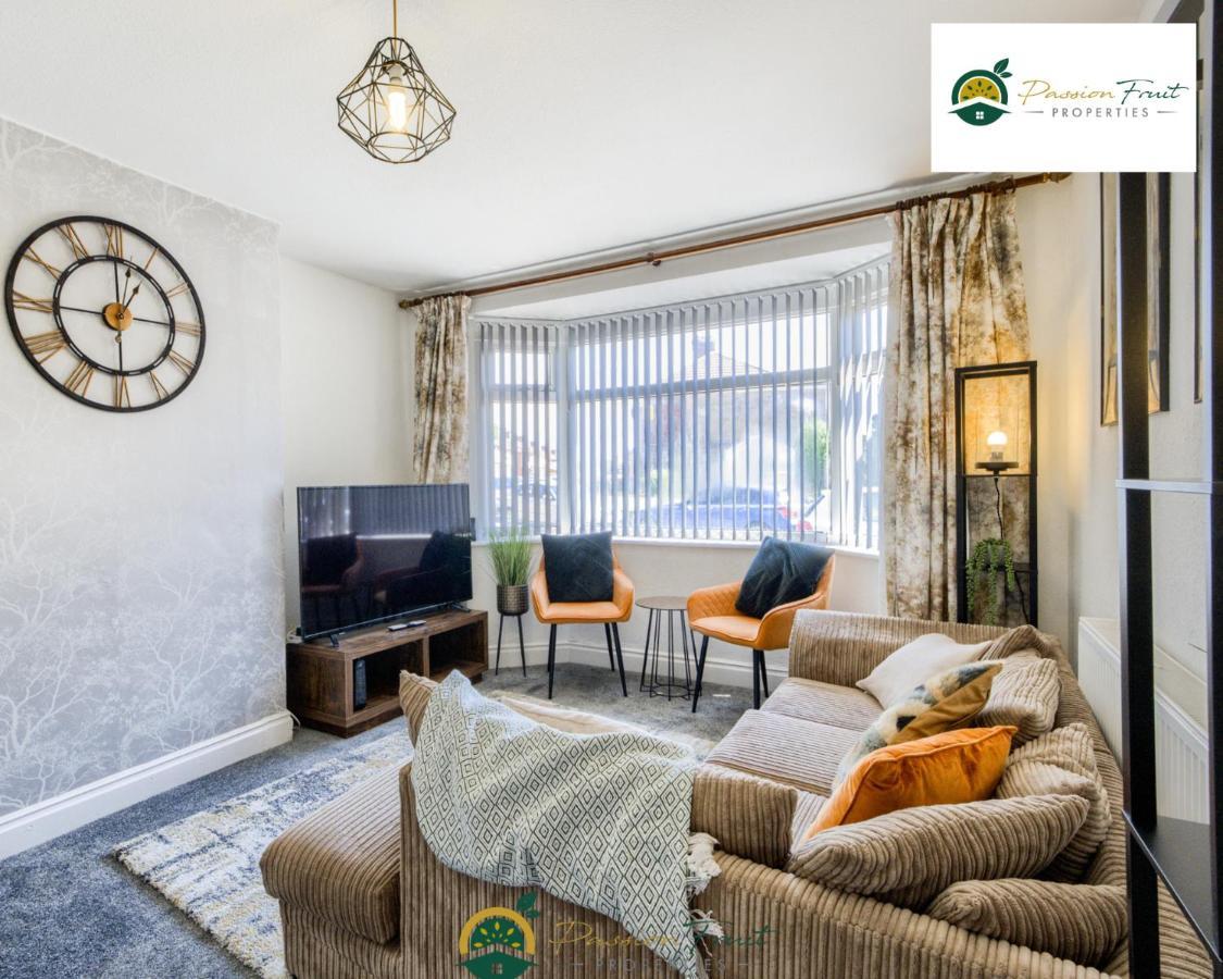 3 Bedroom Coventry House By Passionfruitproperties With Free Wi-Fi, Large Garden And Driveway - 52Nrc Zewnętrze zdjęcie