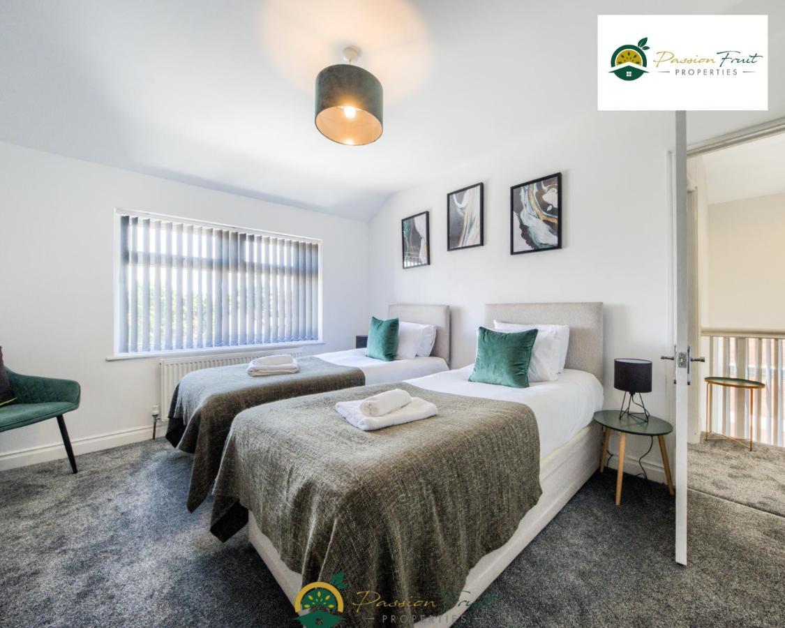 3 Bedroom Coventry House By Passionfruitproperties With Free Wi-Fi, Large Garden And Driveway - 52Nrc Zewnętrze zdjęcie